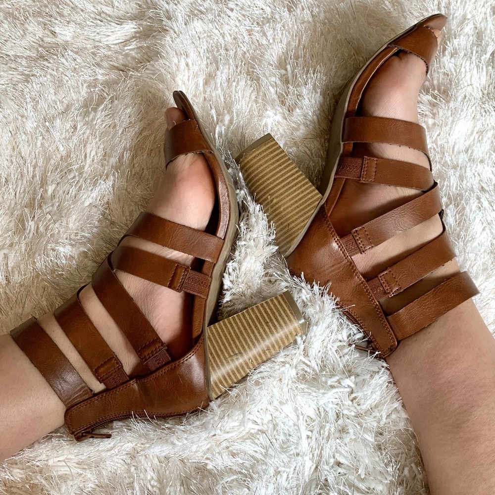 Cognac brown strappy block heel sandals - Picture 2 of 4